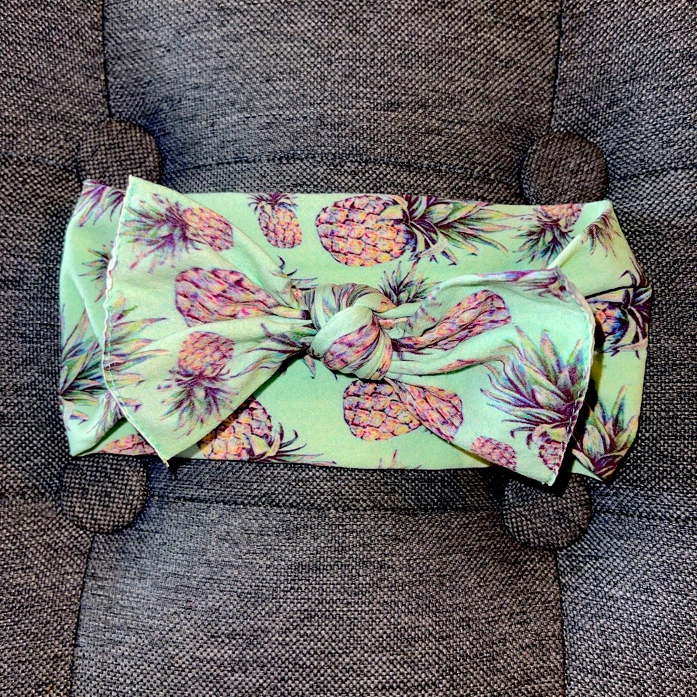 Baby bling pineapple bow